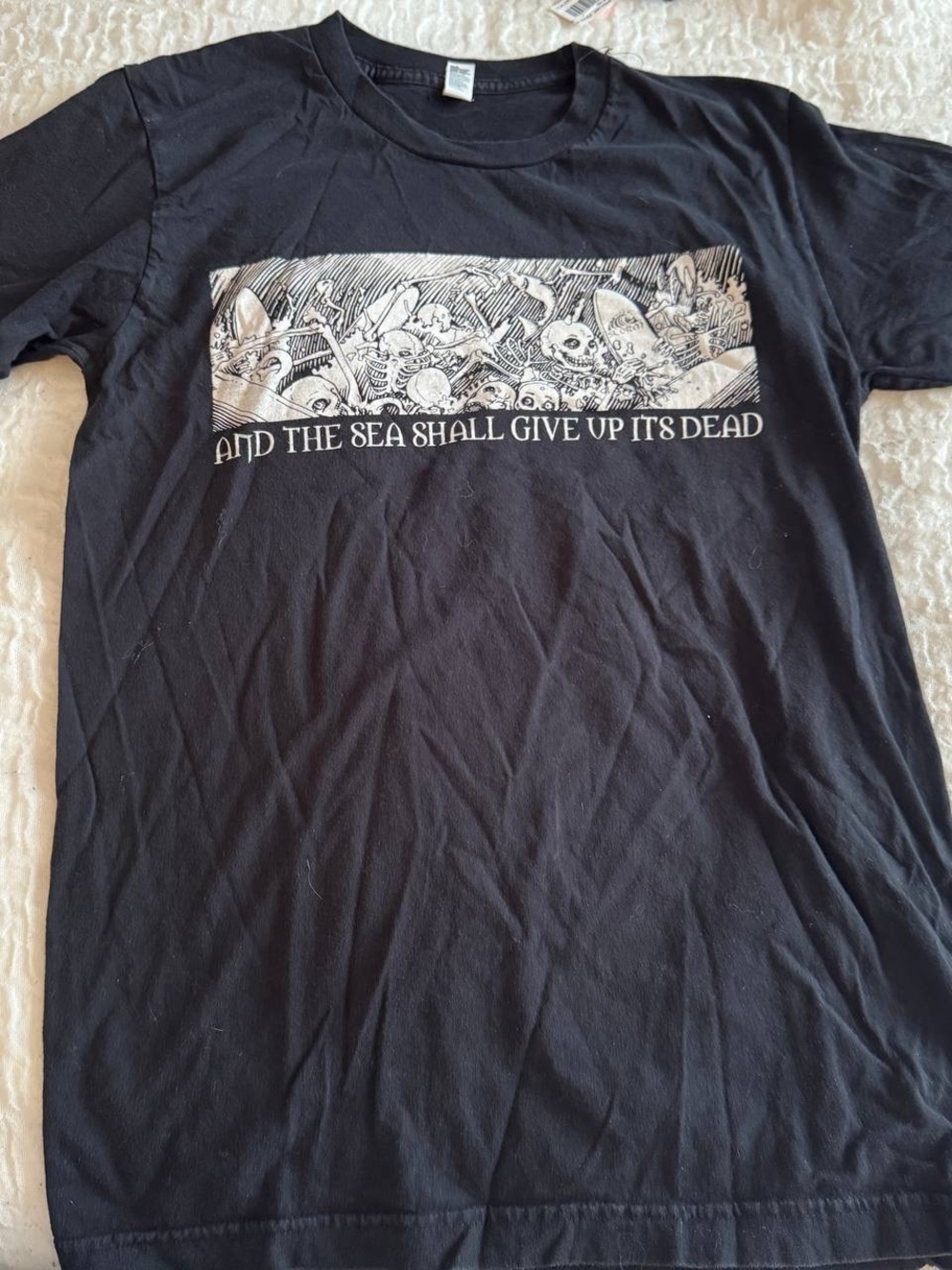 Black Graphic Crewneck T-Shirt - 'And The Sea Shall Give Up Its Dead'